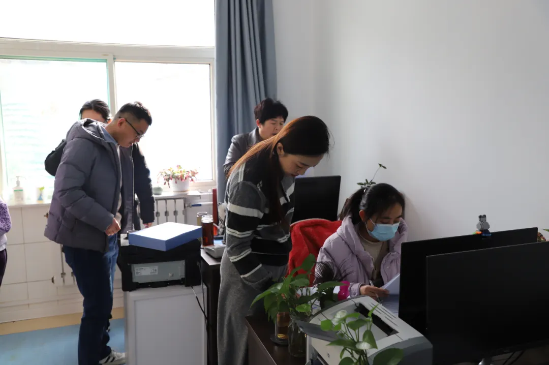 兖州区医疗机构疾控监督员试点工作专家组到我院督导检查