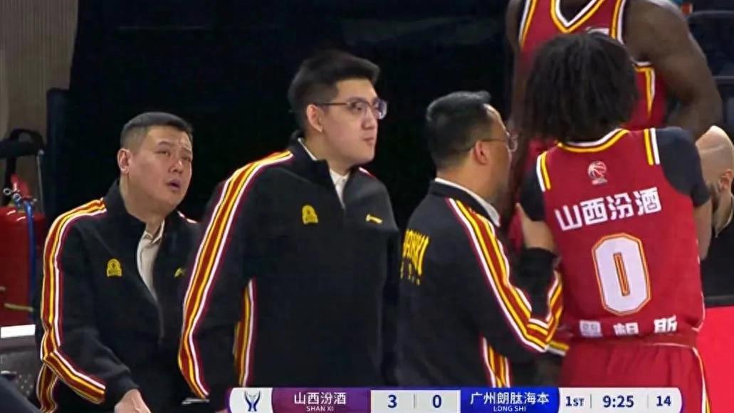 俱乐部杯八强战！山西男篮38比37广州