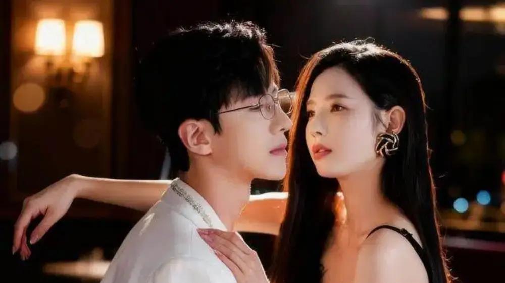 《故意在你心上撒野》甜蜜暴击，反转不断，心动瞬间，不容错过！