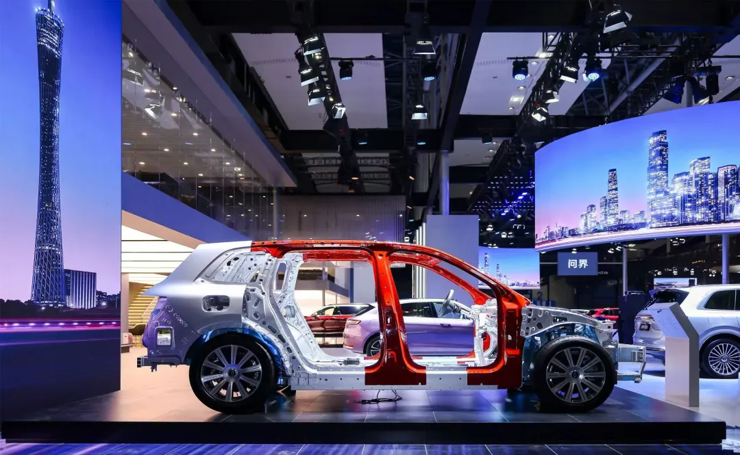 拆解赛力斯魔方技术平台2.0：一场关于智能汽车底层逻辑的深度变革