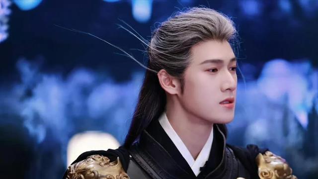 终于知道《楚乔传2》为什么选黄杨钿甜当女主了，跟赵丽颖太像了