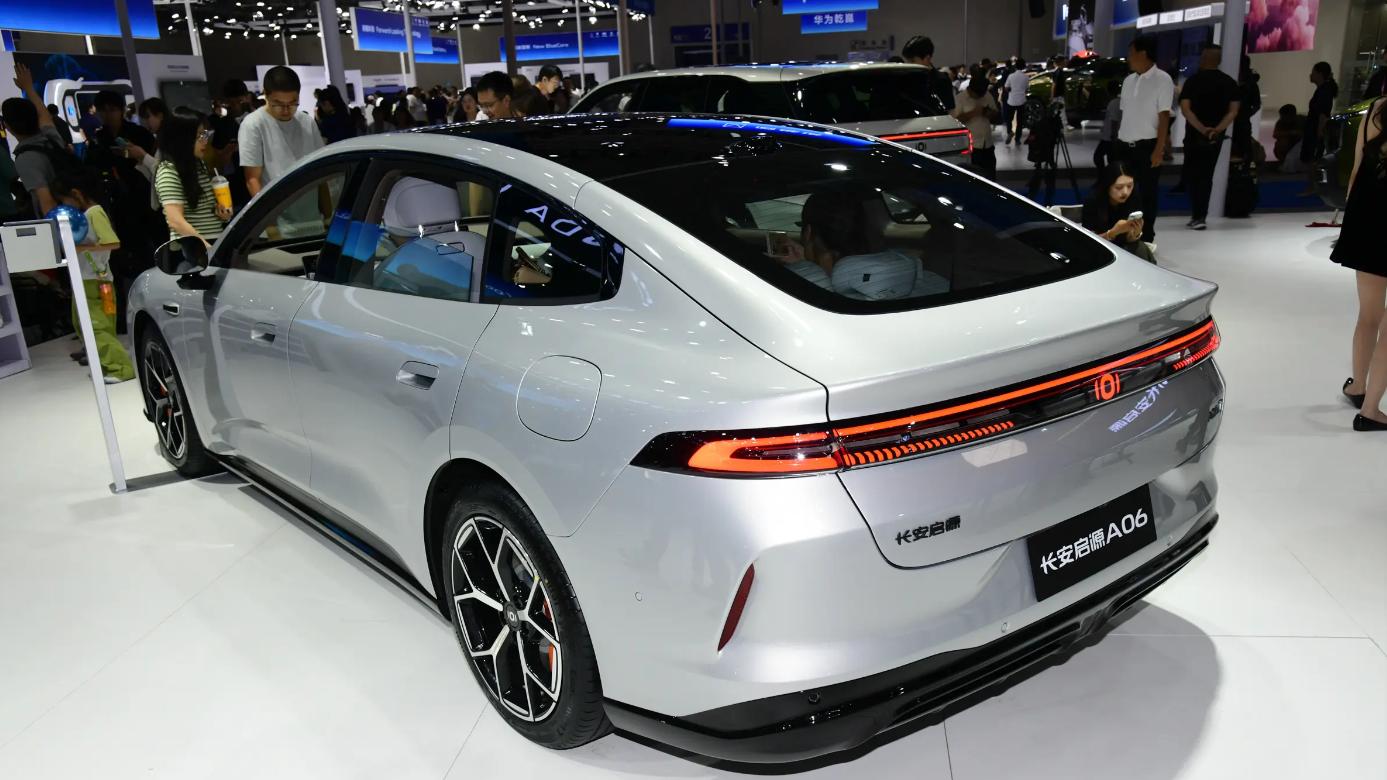 十万级守门员来了？长安启源A06中大型掀背轿跑，增程还是纯电