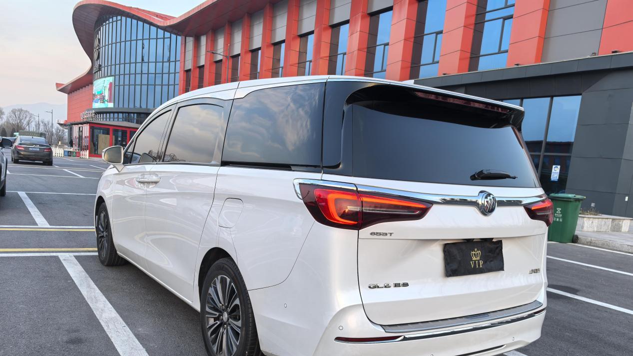 商务出行新选择：2020款别克GL8ES陆尊，9AT+653T，气场十足！