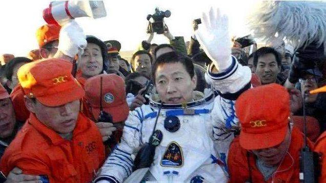 宇航员杨利伟在太空听到“敲窗”声，17年后终查明，真庆幸没出事