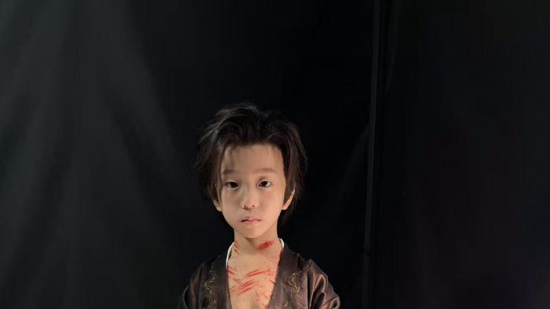 5岁小演员陈怡良：以童真之魂，撕裂历史伤痛