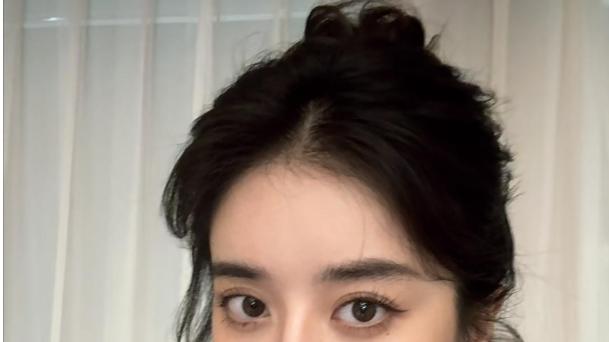 “滚出内娱！”新加坡女星辱华录音曝光，剧组连夜删光她所有镜头