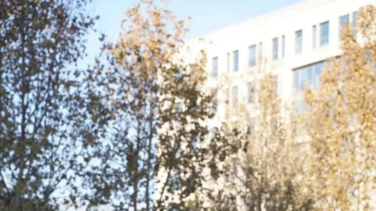 "狗与外卖员勿进"餐厅歧视告示引发众怒