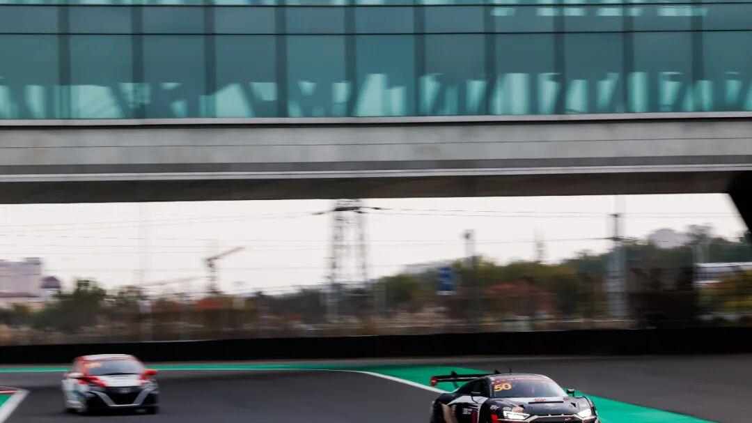 走进维修区，掌握小米·中国汽车耐力锦标赛天津站一线备战状态！