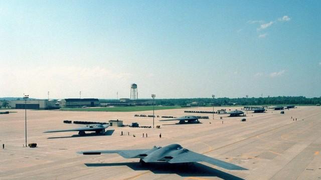 普京亡羊补牢！要求战机别再露天停，证明中国60年前的路走对了？