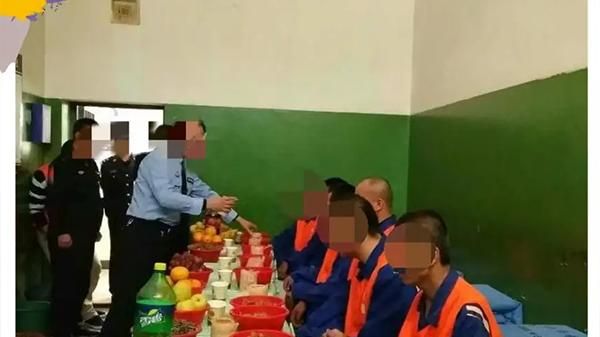 看守所新入所适应指南：首周作息引导与安全告知细节