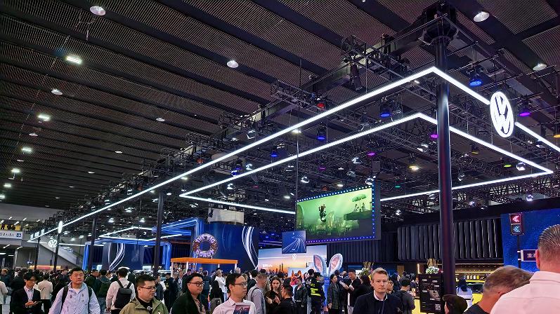 上汽大众的“硬菜哲学”：当新势力还在玩概念，它已经亮出了真家伙