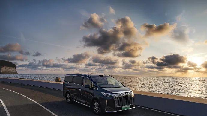 MPV终于卷明白了，魏牌全新高山30.98 万起，入门即满配