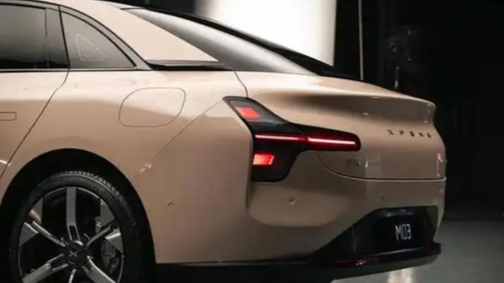 小鹏 MONA M03 小改款申报：不抢镜，但很危险