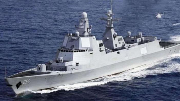 东海惊现“海上长城”？中国百舰海上演练，日本紧盯不敢冒进