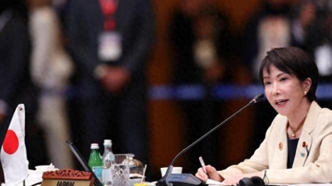 中方三路夹击，舰船开进钓鱼岛，高市被催促下台，石破茂重新出山