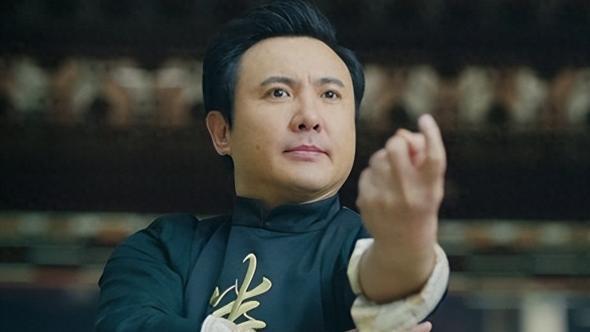 开心麻花的喜剧 套路，为啥越离谱越让人上头？