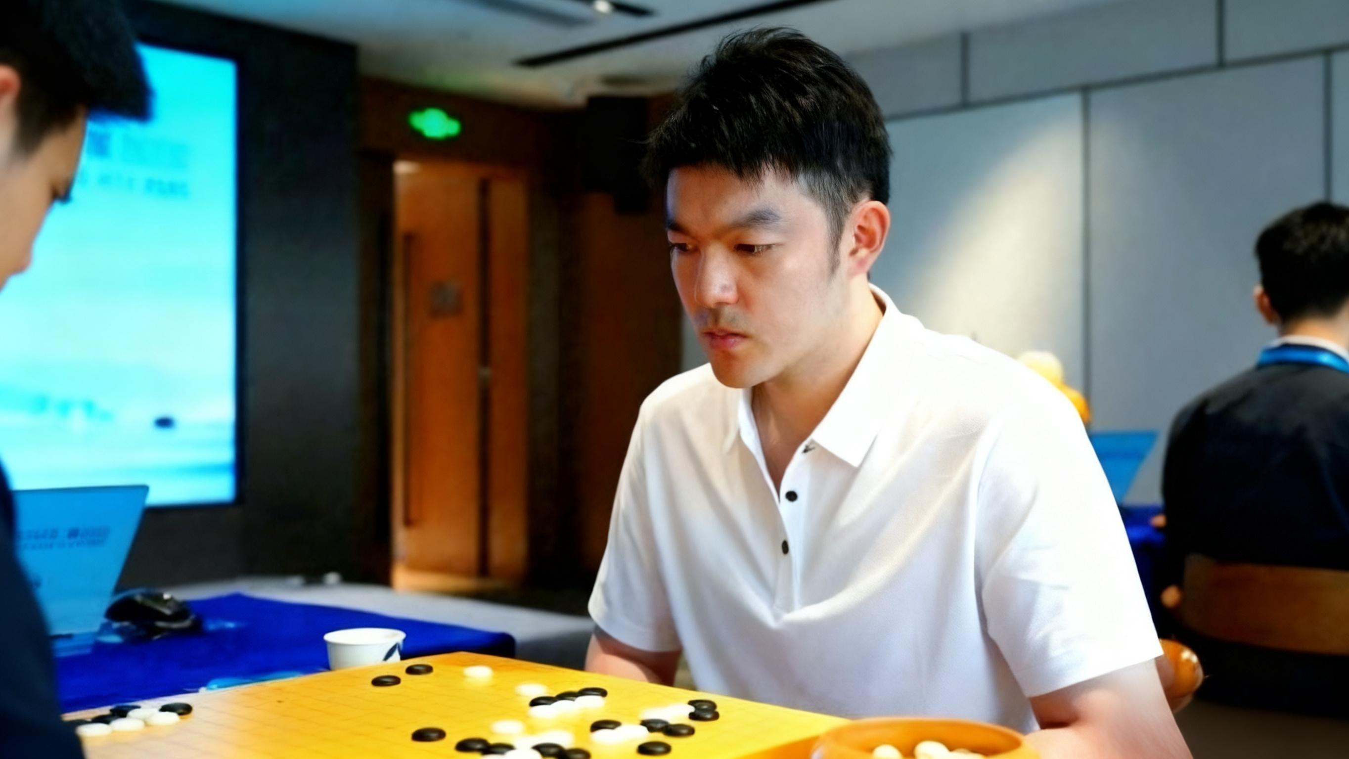 棋仙战惊心逆转：李轩豪优势下“手软”，申真谞冷静屠龙晋级