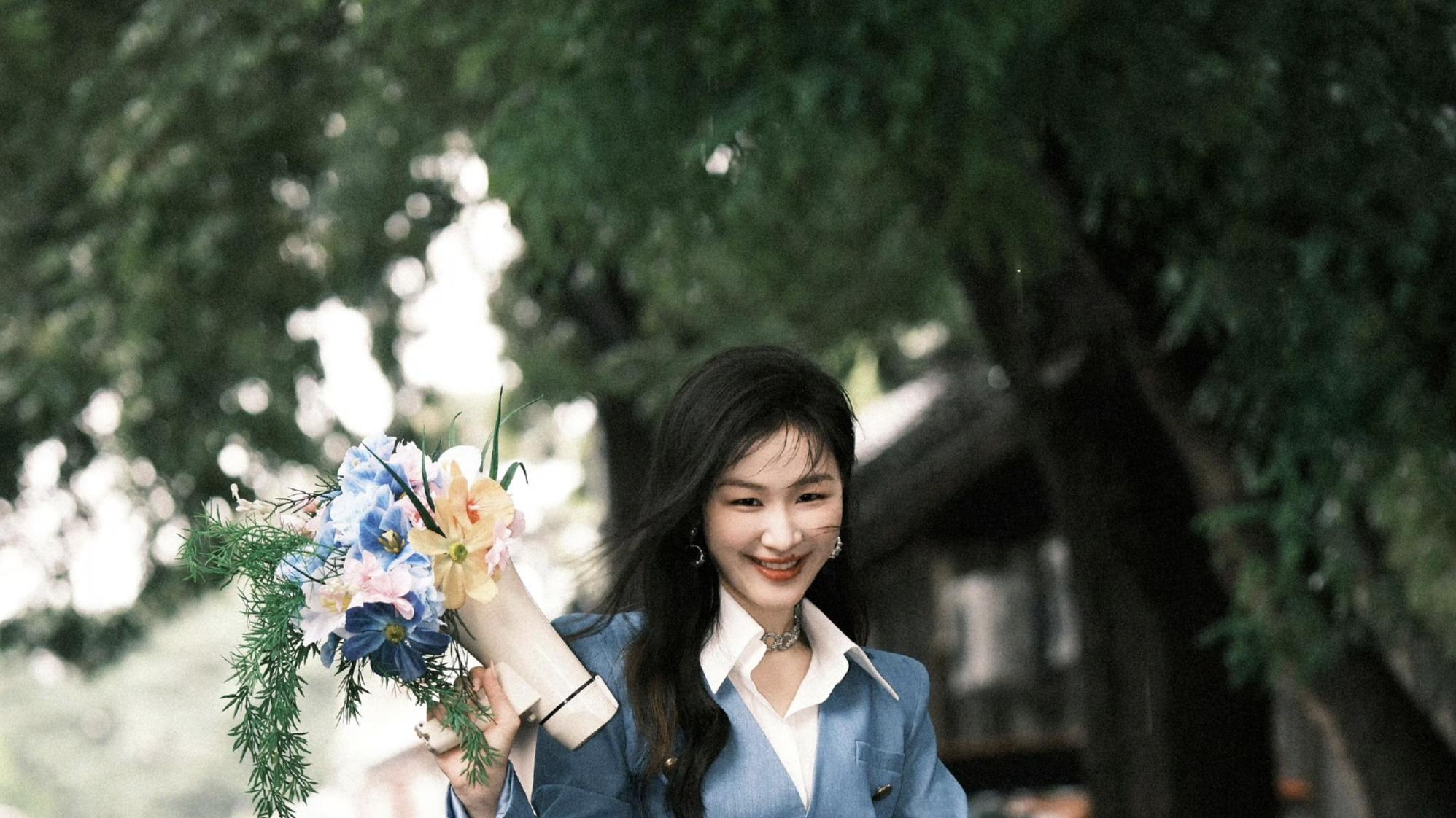 王家卫“翻车”，金靖努力变优秀，却遭黄腔暴击？