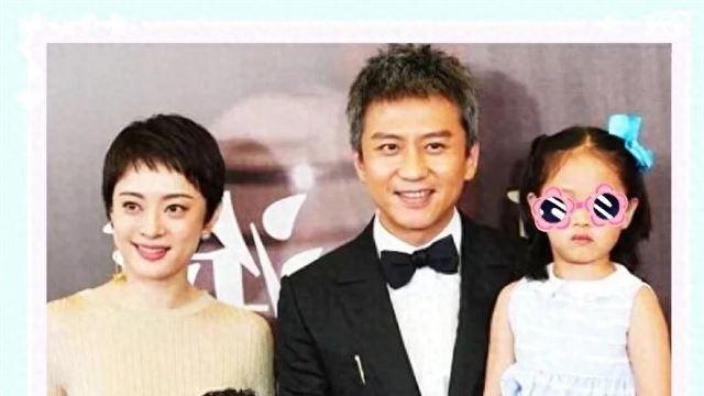 邓超孙俪带孩子日本度假被偶遇，邓超穿着牛仔服套装，帅气十足！
