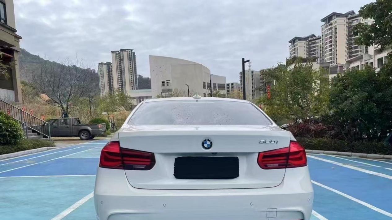 10万出头的宝马3系，圆你蓝天白云梦！