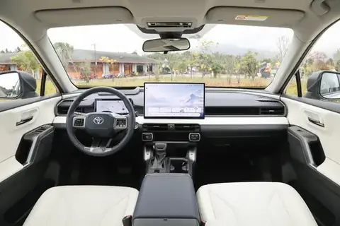 广汽丰田"油电同强"战略再落子，全新威兰达带来智能燃油车新标准