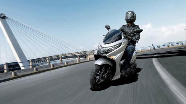 新一代豪爵UHR150上市，增加气囊减震和原厂快拆尾箱，如何