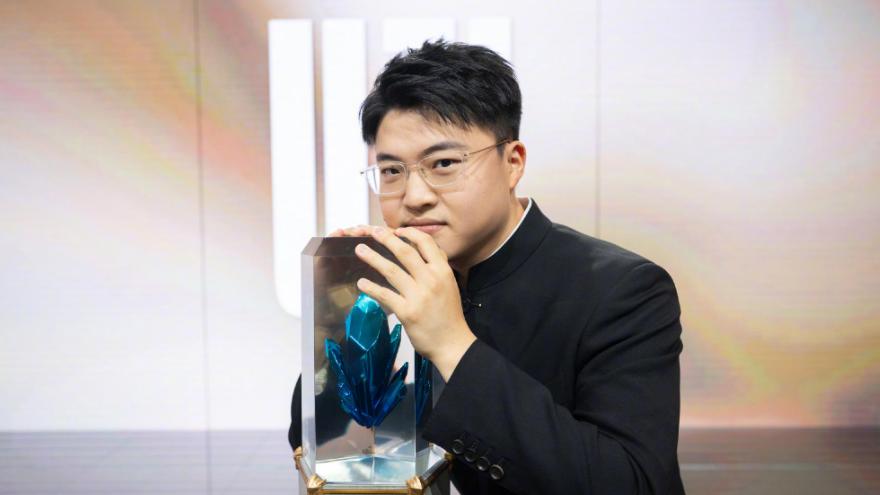 ​雷竞技资讯：脚神回应IG五千万签Uzi！和TheShy代言两款游戏回本