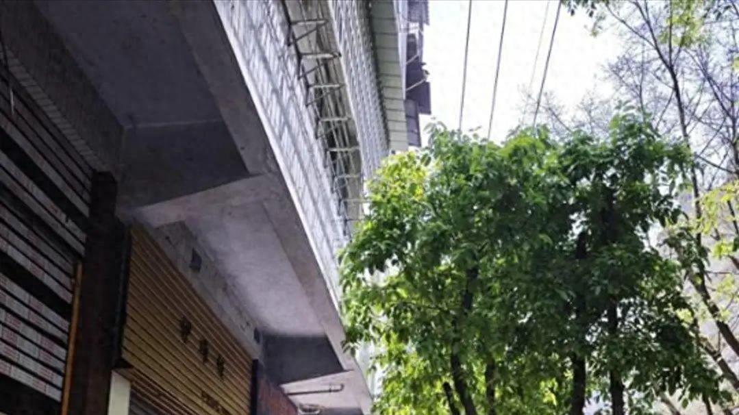 半天卖出六千碗，五一游客挤爆荣昌名小吃店！老板：扯到手都抽筋