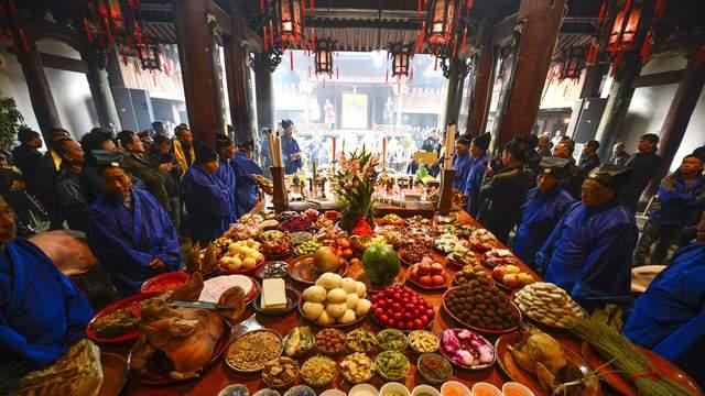 “白天冬至单衣过，晚上冬至冻死牛”，今年冬至几点会来？