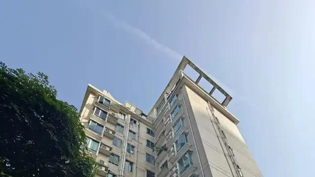 龙华法拍丨立德推荐：溪山美地园二期稀缺大四房，市价七折起拍！