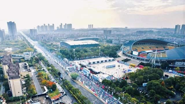 中山路迎佳客 回雁峰盼君归 2025衡阳马拉松报名正在火热进行中