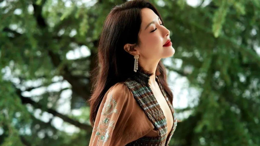 情史干净还坚决不整容，娱乐圈里清清白白的女演员，我只服这6位！