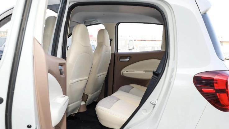 选哪款都值得？五菱宏光MINIEV导购指南，4.48万起解决通勤烦恼