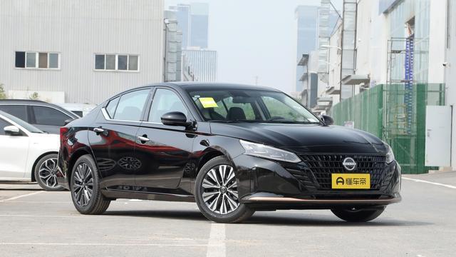 日产再次掀桌子！降价6万+终身质保，油耗仅6.41L，买天籁趁现在