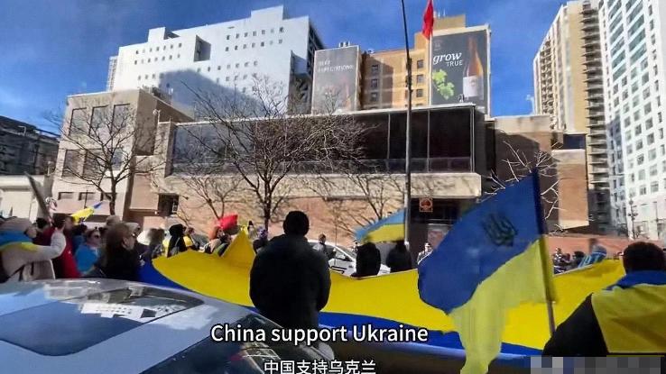 中国驻美使馆被堵门！乌克兰人高喊“只有北京能救我们”