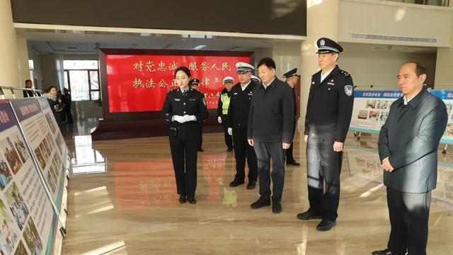 运城市总工会“1.10人民警察节”慰问市局交警支队一线执勤民辅警