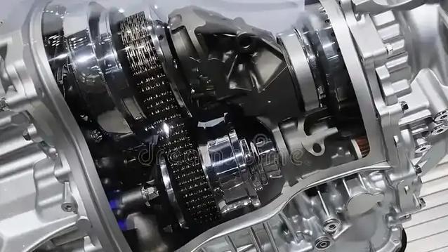 丰田AT技术领先却主推CVT，老司机为何不满，背后原因令人深思