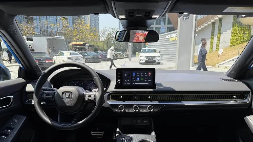 12.99万起，跟卡罗拉、速腾、秦PLUS“抢地盘”行不行？