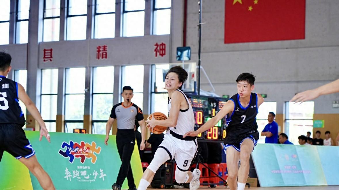宏远青训再次涌现核心小后卫，谈仁凯和徐小华已成宏远U17顶梁柱