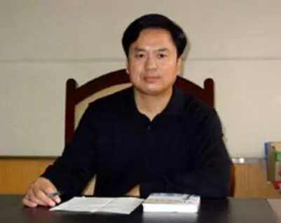 大学书记闷声发大财