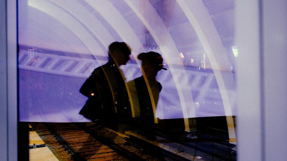 “中国人的爱，只会做，不会说。”