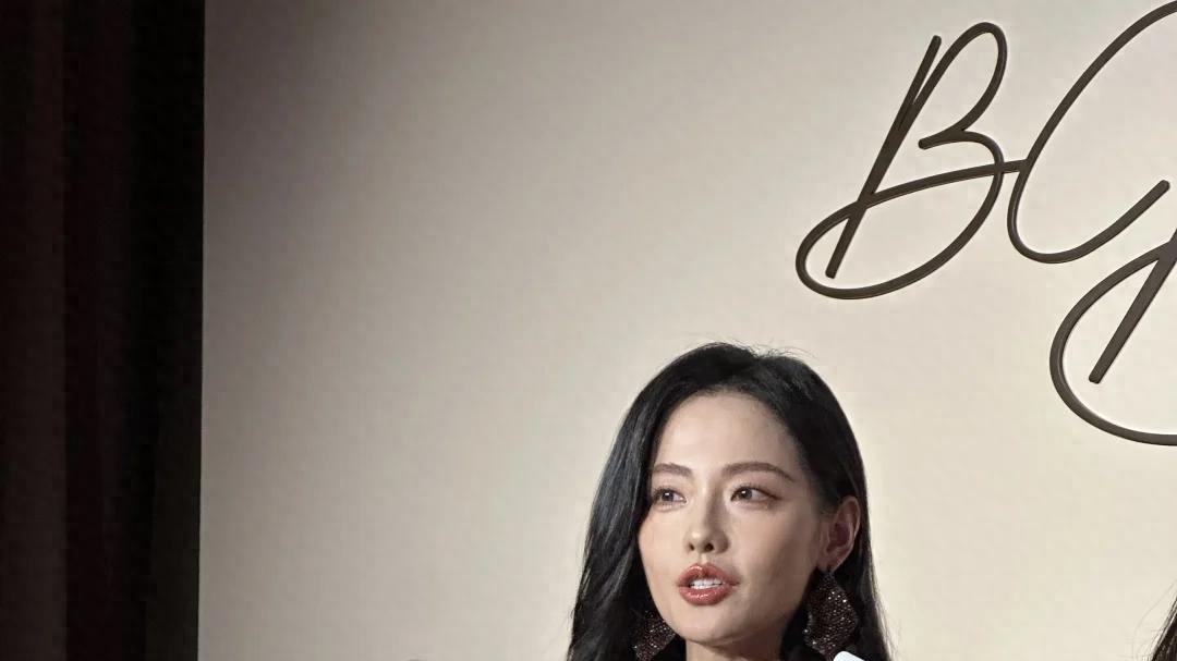 成都奢侈品牌活动：C位之谜，优雅与尴尬的交响曲，她们的故事你猜到了吗？