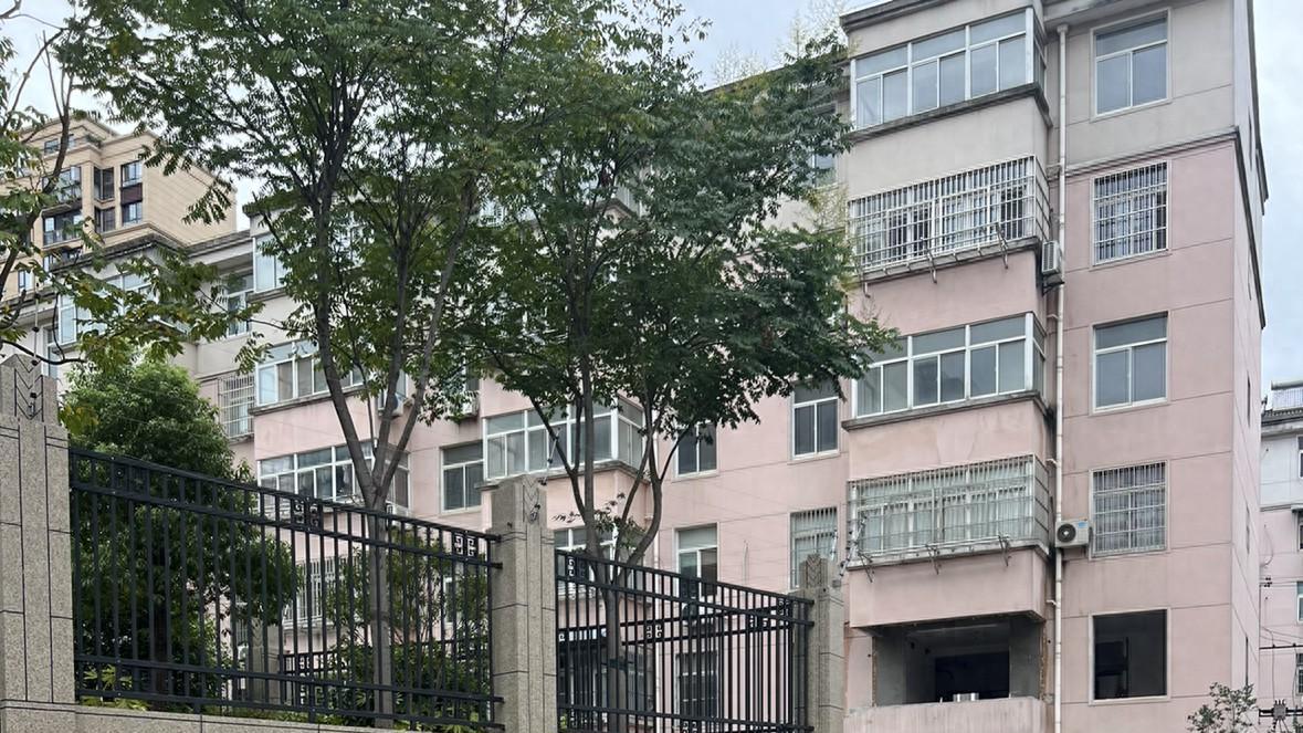 预算20万想入手豪华品牌轿跑？不如看看这台16万的二手奔驰C260！