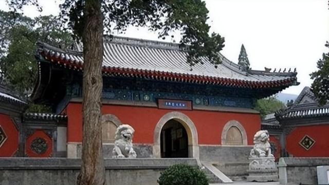 辽宁一清贫寺庙，庙内皆女性，日睡4小时吃一餐，拒绝香客捐钱