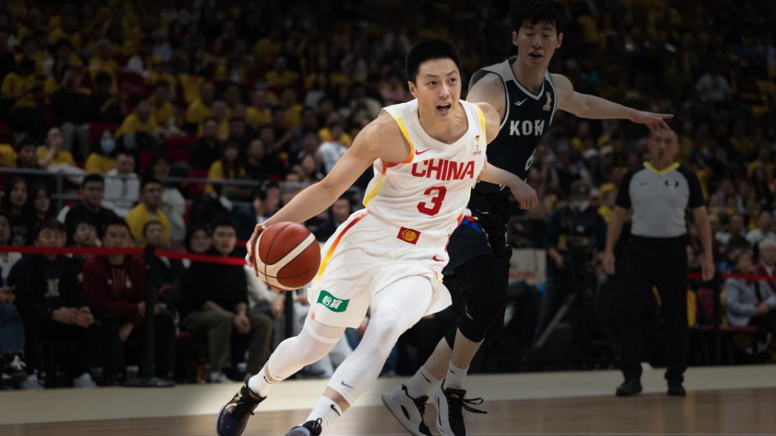 还拿心态当借口？！搞不好场边的中国篮球名宿都快想自己穿上衣服上了