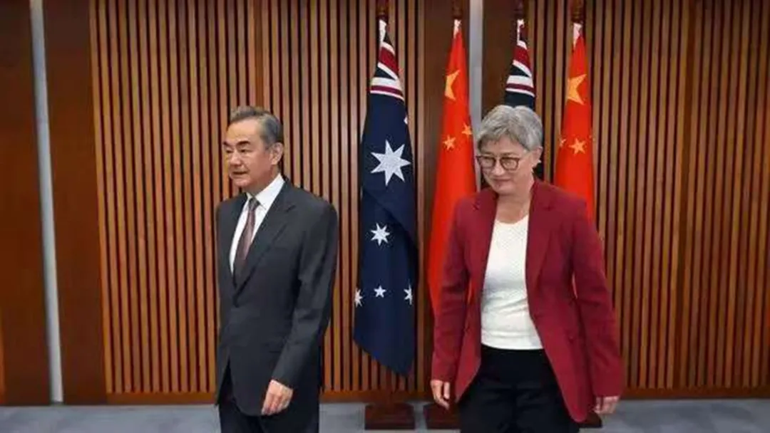 中国军舰距离悉尼150海里处，已经两次实弹演习，澳新手足无措