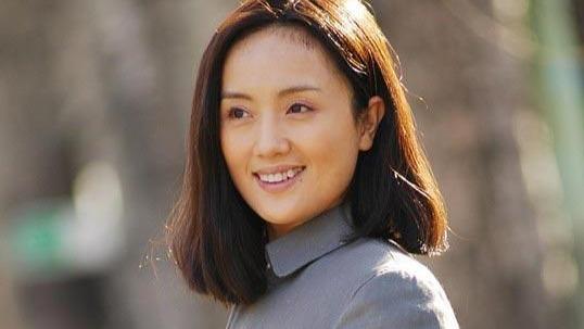 朱媛媛抗癌5年离世，辛柏青10: 57发讣告暗藏"吾妻"泪别