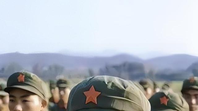 那年我退伍回家，在火车上替一个老头打抱不平，从此命运被改写了