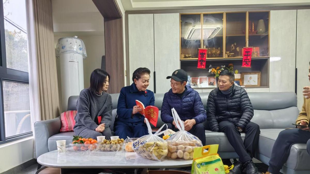 以孝治家调研组赴浙江省浦南街道文溪社区、平二村考察调研