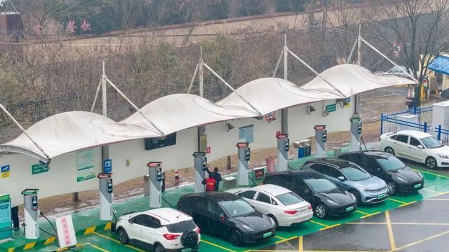 今日要闻！1月10日凌晨15条新闻摘要，中国首创深海生物分选技术